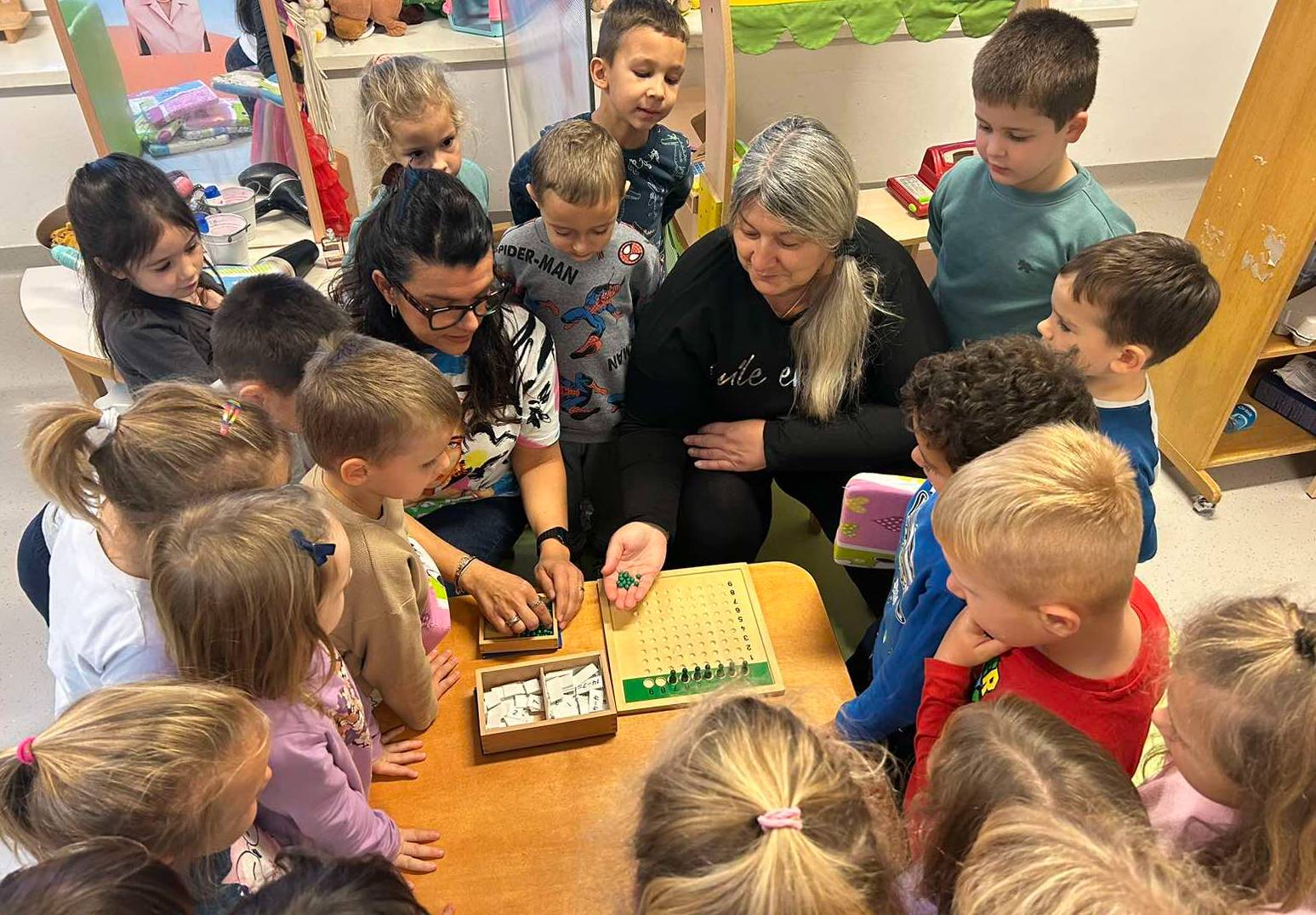 Sportići iz vrtića Gaza uče o Mariji Montessori